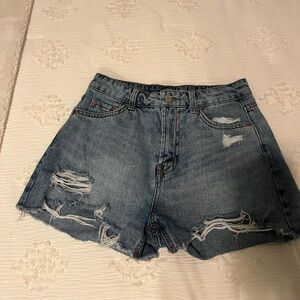 Distressed boyfriend jeans